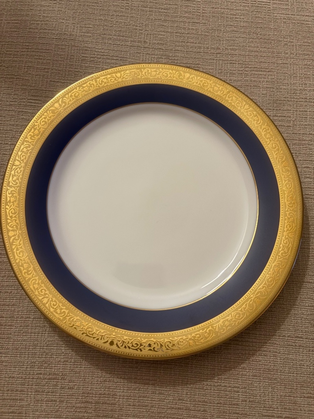 Set of 2 Muirfield New York 99171 Victorian Cobalt salad/dessert plates, new